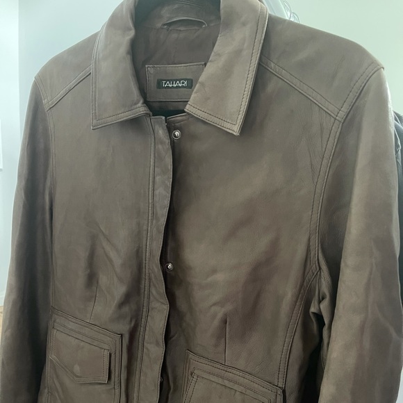 Tahari 100% leather jacket. - Picture 2 of 5